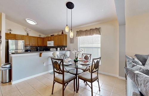 Highgate Park House | Spacious home with private pool, pool table and air hockey