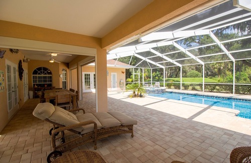 Inverness House | Spacious home with private pool & Jacuzzi by RedAwning