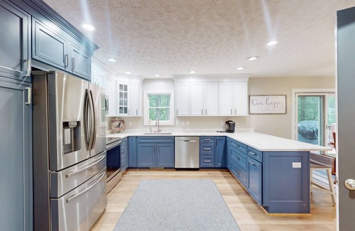 Blakeslee House | Spacious home with private hot tub, firepit, shared pool, free WIFI