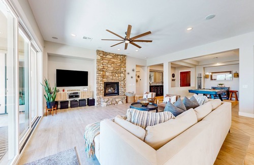 Sonoran Foothills House | Spacious home with private heated pool, pool spa, grill, pool table, backyard