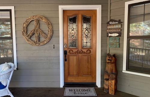 Groveland House | Spacious home with seasonal lake access. Pet friendly!