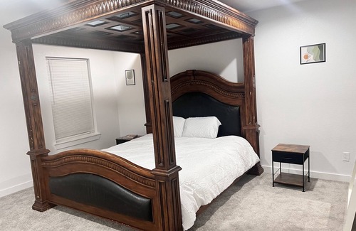 River Oaks House | Spacious Home with trailer parking