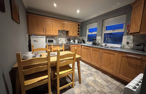 Bamburgh Apartment | Spacious & homely ground floor apartment in central village location near beach