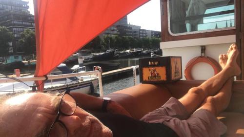 Haarlemmerbuurt Ski Chalet | Spacious homely house boat