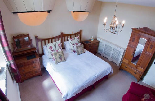 Babell Apartment | Spacious homely, super king size bed