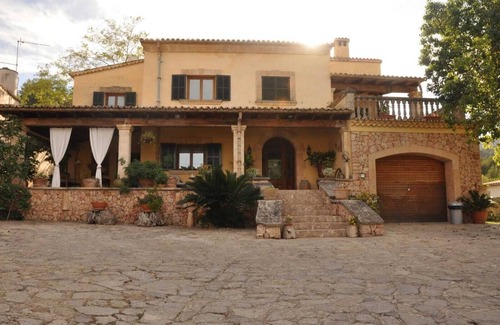 Mancor de la Vall Villa | Spacious house with many terraces, garden and swimming pool in quiet village