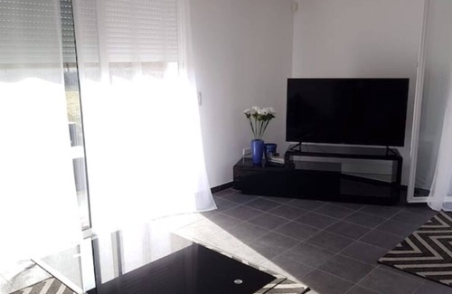 Beychac-et-Caillau House | Spacious house. Parking. Petanque.
