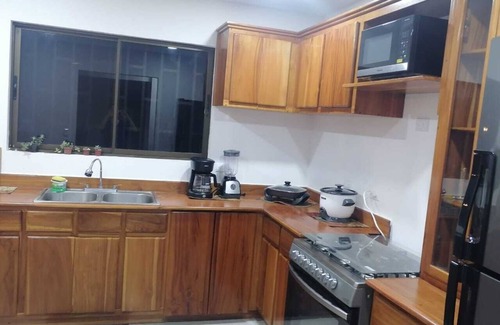 Parrita House | Spacious House 10 min From the beach .