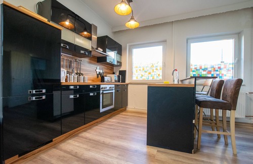 Heerdt Apartment | Spacious House