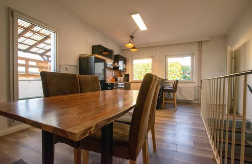 Heerdt Apartment | Spacious House