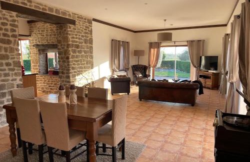 Chalandrey House | Spacious house for 6 people with a swimming pool