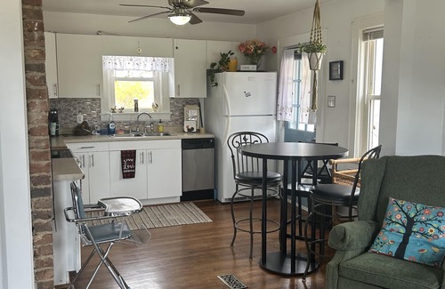 Roanoke House | Spacious house in charming Roanoke with AC, WiFi this home can sleeps 6-8