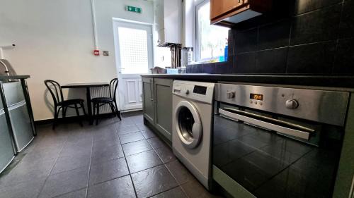 Nottingham Apartment | Spacious house in perfect central location