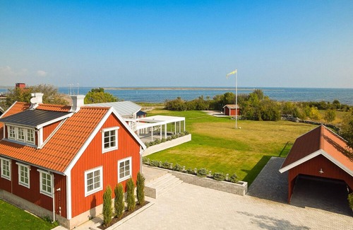 Karehamn Villa | Spacious house - Jacuzzi - Sauna - four bedrooms - three bathrooms
