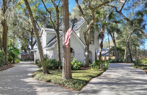 Yulee House | Spacious house just minutes from the beach and downtown