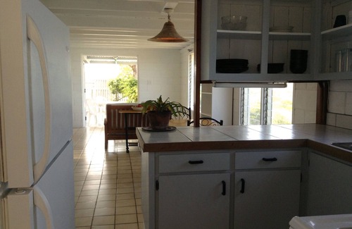 Seatons Village House | Spacious House overlooking Bay