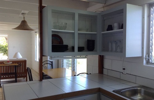Seatons Village House | Spacious House overlooking Bay