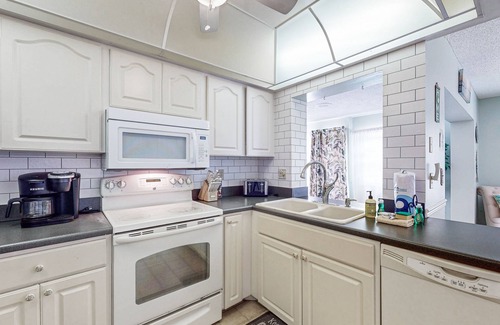 Bradenton House | Spacious house w/a private pool - close to shopping, dining, & beaches