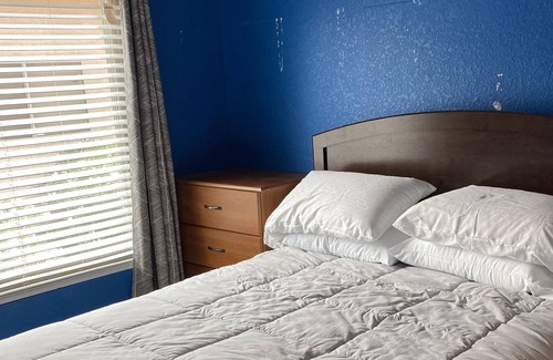 Casa Grande House | Spacious House w/ a Washer + Private Bathroom