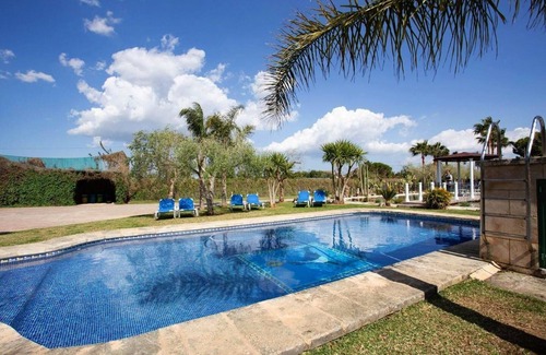 Binissalem House | Spacious house with tenniscourt, pool and Wi-Fi