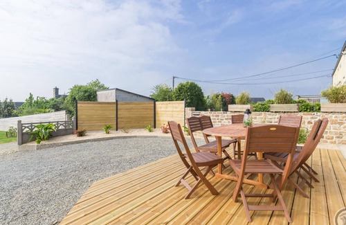 Lolif Cottage | Spacious house with fireplace and terrace in Lolif, perfect for families