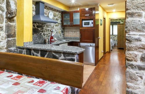 Yerbo House | Spacious House with Jacuzzi, Mountain View near Tineo