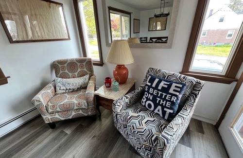 Waterford House | Spacious House with POOL and patio near beaches