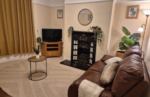 Canton House | Spacious house with parking in excellent location