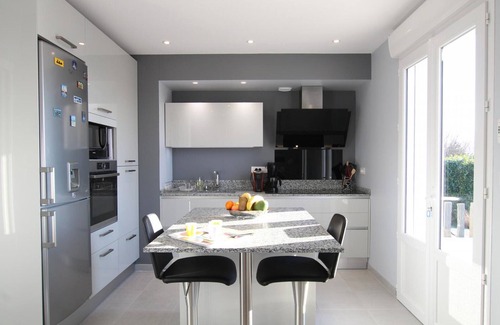 Gratot Cottage | Spacious house with sunny terrace and modern amenities near Agon-Coutainville