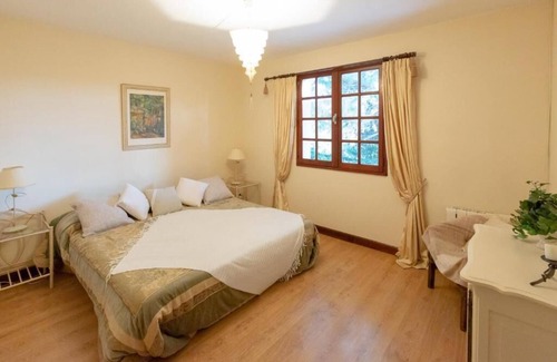 Trebes House | Spacious house with unoverlooked pool