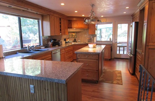 Incline Village House | Spacious Incline Village Home, HotTub, Decks & Fireplaces SPECIAL WEEK RATES