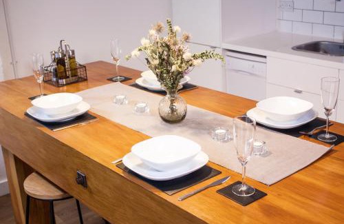 Deptford Apartment | Spacious Industrial style Apartment