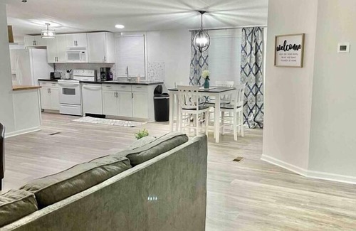 Denver House | Spacious & Inviting Home in Denver, NC