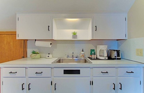 North Canton Apartment | Spacious King Suite near Hall of Fame/Hwy/Airport