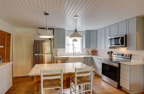 Lakeside Cottage | Spacious Lakeside Cottage - 2 Miles to Marblehead!