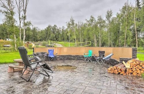 Wasilla Apartment | Spacious lake front apartment with boat launch and private dock.