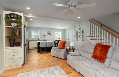 Colchester Cottage | Spacious Lake Hayward Cottage
