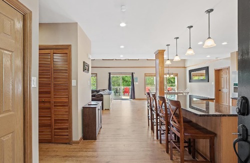 Kabletown House | Spacious Lake House - Walk to the A.T.!
