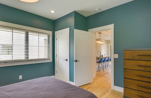 Henderson House | Spacious Lake Ontario Getaway: Steps to Beach!