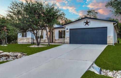 Lago Vista House | Spacious Lake Travis getaway with boat parking