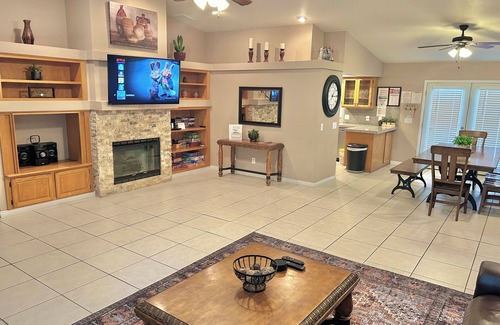 Lake Havasu City House | Spacious Lake Havasu Getaway! 90ft Boat Parking
