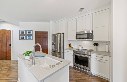 Lake Oconee Villa | Spacious Lakefront Villa In Gated Resort Community