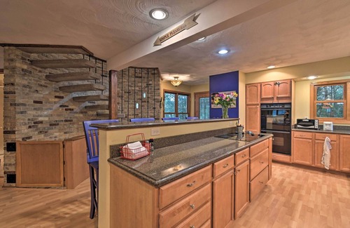 Lake Ripley House | Spacious Lakehouse w/Deck, Kayaks, & Dock!