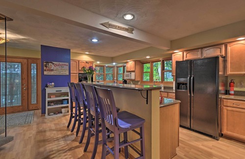Lake Ripley House | Spacious Lakehouse w/Deck, Kayaks, & Dock!