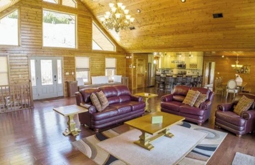 La Follette House | SPACIOUS Lakeside Home in the perfect LOCATION near all the action!