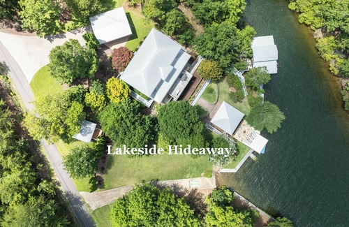 The Woods of Longleaf House | Spacious Lakeside Retreat - Sleeps 16, Quiet Slough, Great Entertaining Areas!
