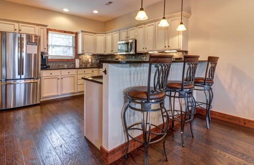 Andersonville Condo | Spacious lakeview condo with designated boat slip, multiple decks