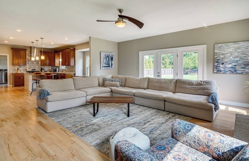 Lewis Center House | Spacious Lewis Center Home w/Yard & Gas Grill!
