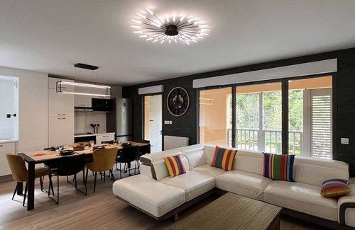 Cauterets Apartment | Spacious lodge for 8, 3 parkings, 10 min from downtown