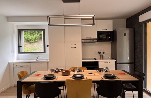 Cauterets Apartment | Spacious lodge for 8, 3 parkings, 10 min from downtown